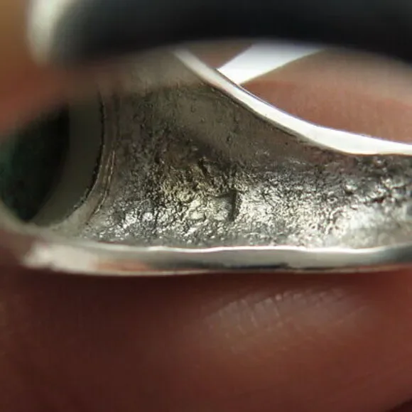 Elegant Malachite Green Stone Silver Ring - Picture 8 of 8